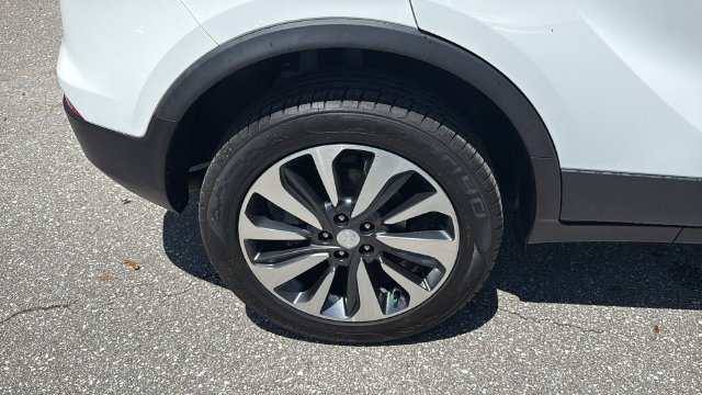 Used 2021 Summit White Buick Preferred image 11