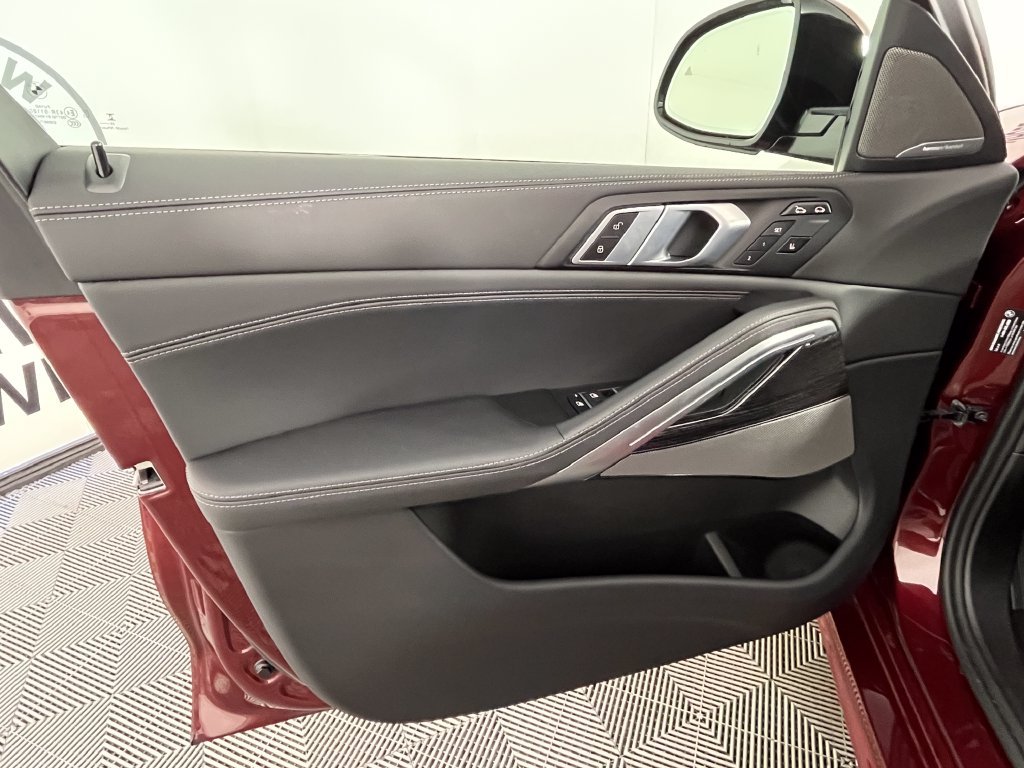 Used 2026 Red BMW xDrive40i image 28