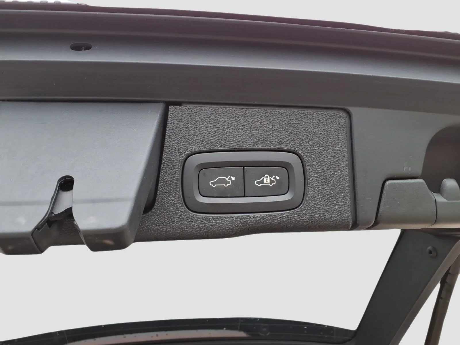 Used 2022 Black Volvo B5 Inscription image 17