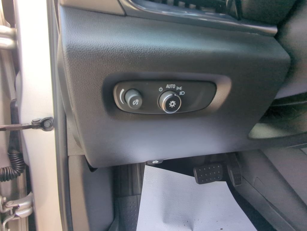Used 2022 Silver Chevrolet LT Leather image 20
