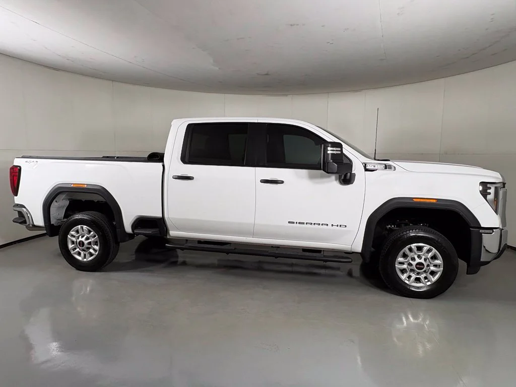 Used 2024 White GMC Pro image 9