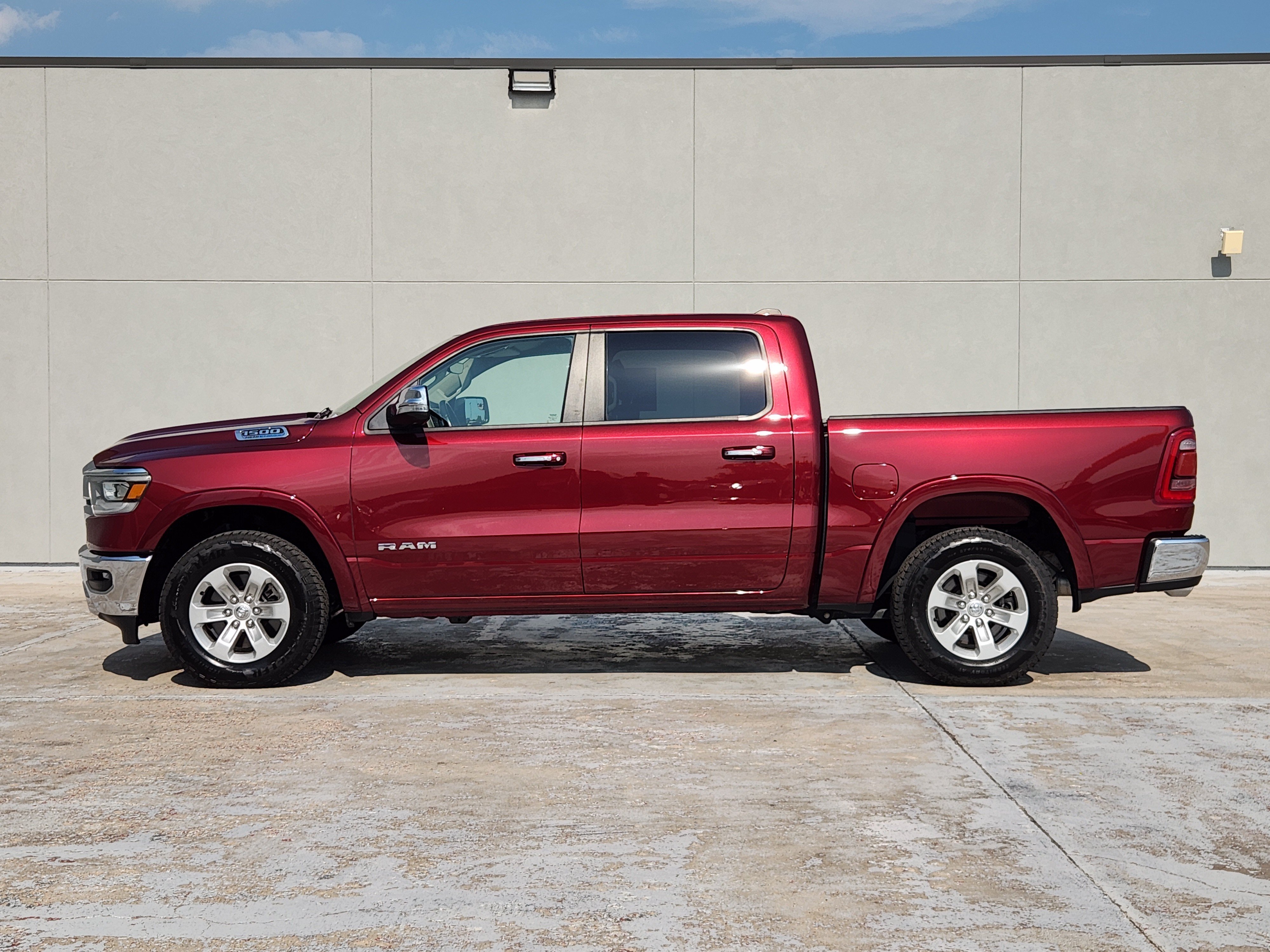 Used 2022 Delmonico Red Pearlcoat Ram Laramie image 5