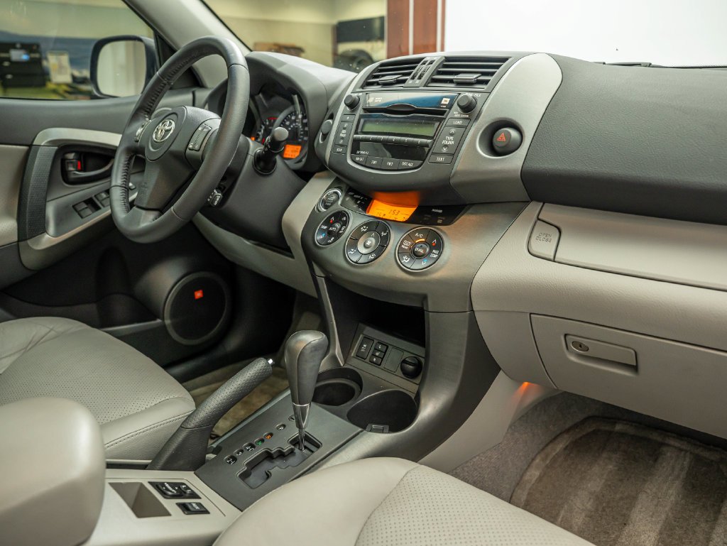 Used 2011 Pacific Blue Metallic Toyota Limited image 46