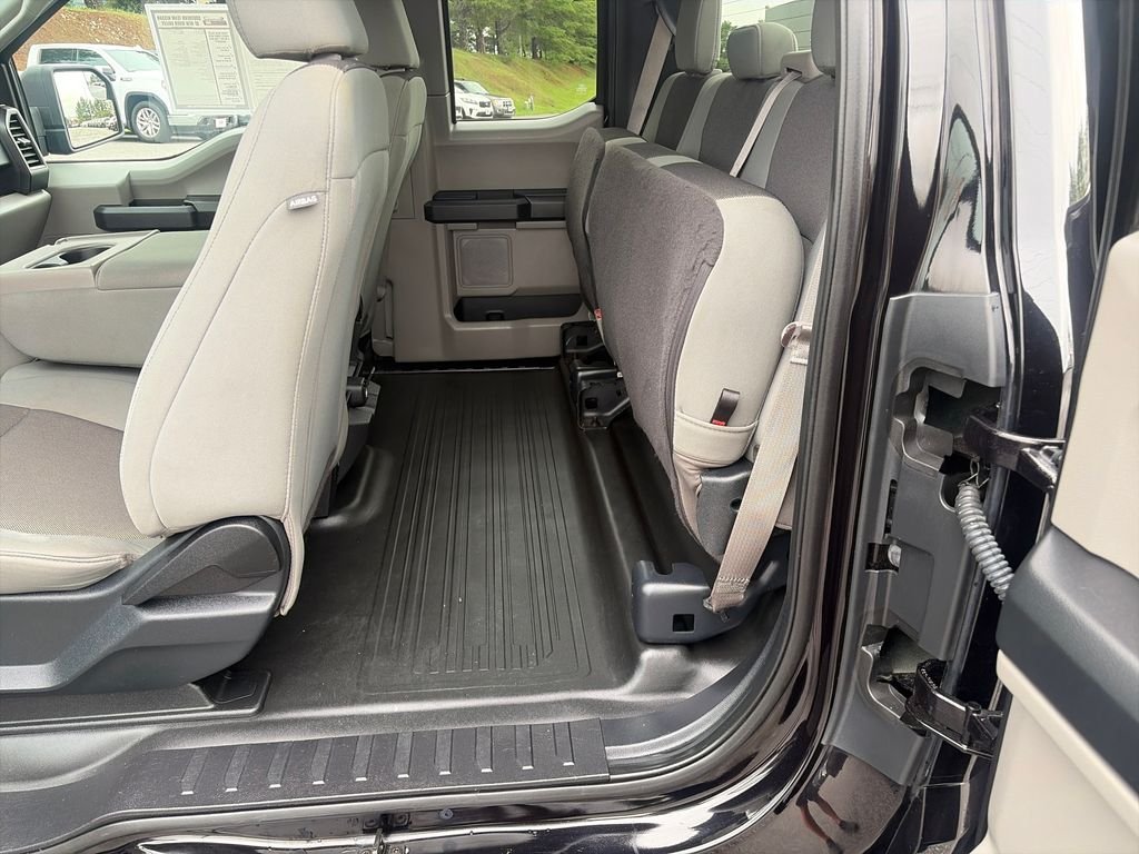 Used 2020 Black Metallic Ford XL image 33