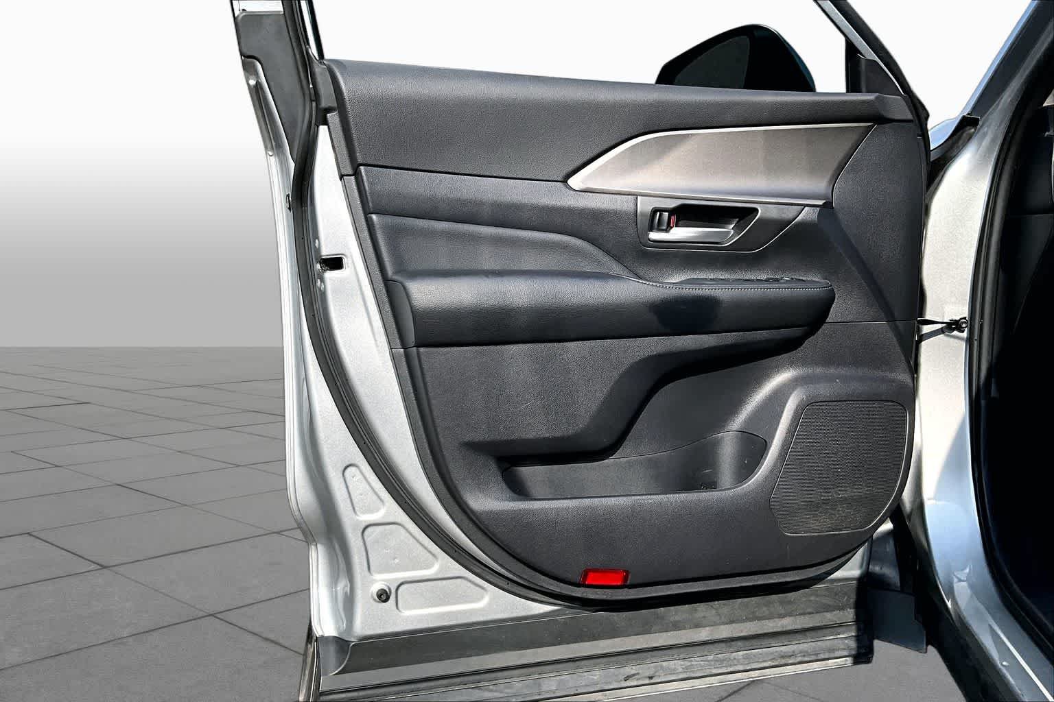 Used 2025 Celestial Silver Metallic Toyota XLE image 21