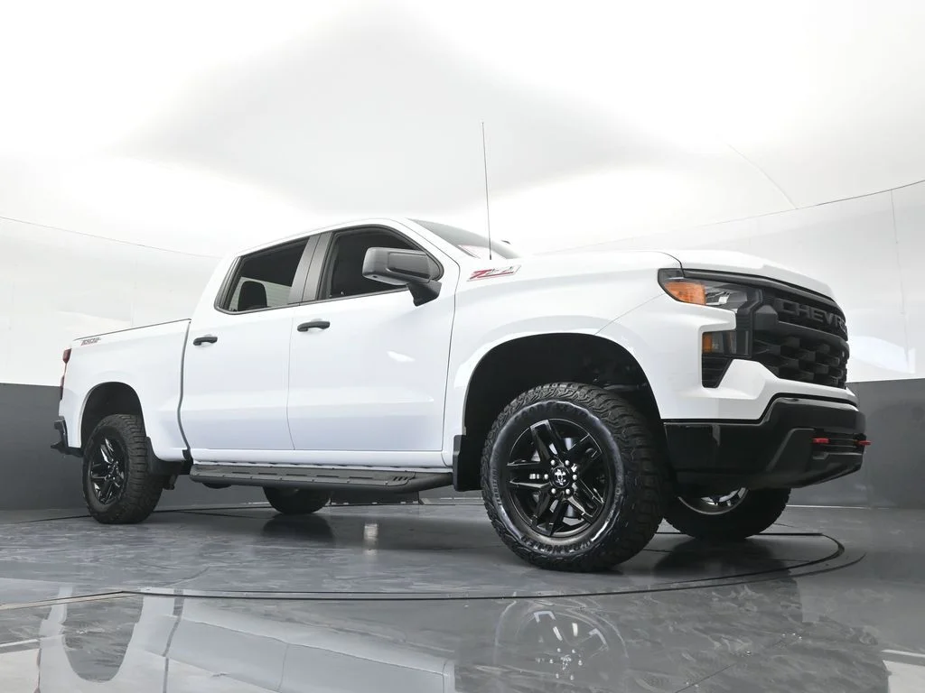 Used 2024 Summit White Chevrolet Custom Trail Boss image 66