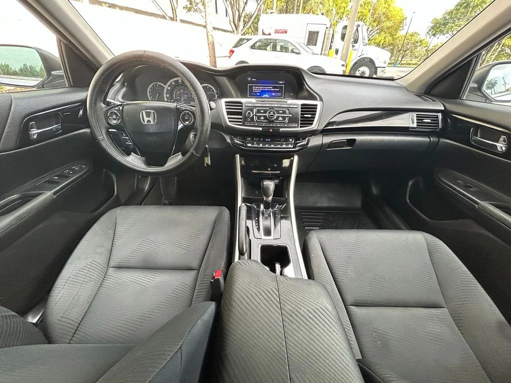 Used 2016 Gray Honda LX image 10