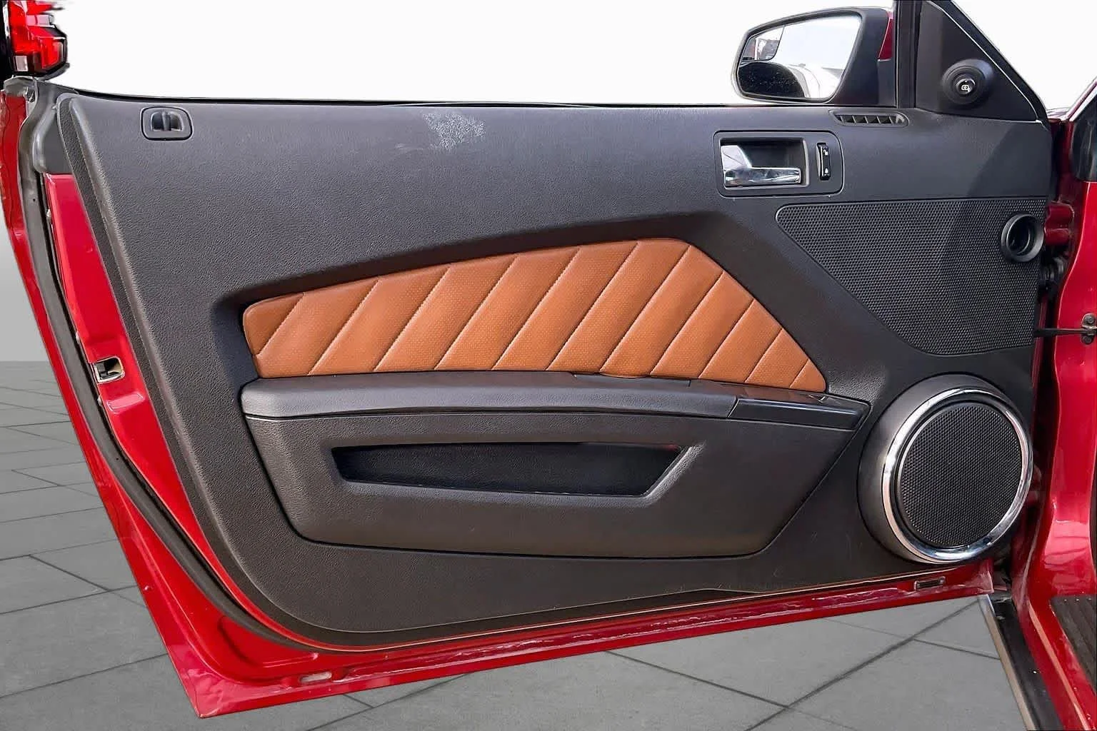 Used 2011 Red Candy Metallic Tinted Clearcoat Ford GT Premium image 17
