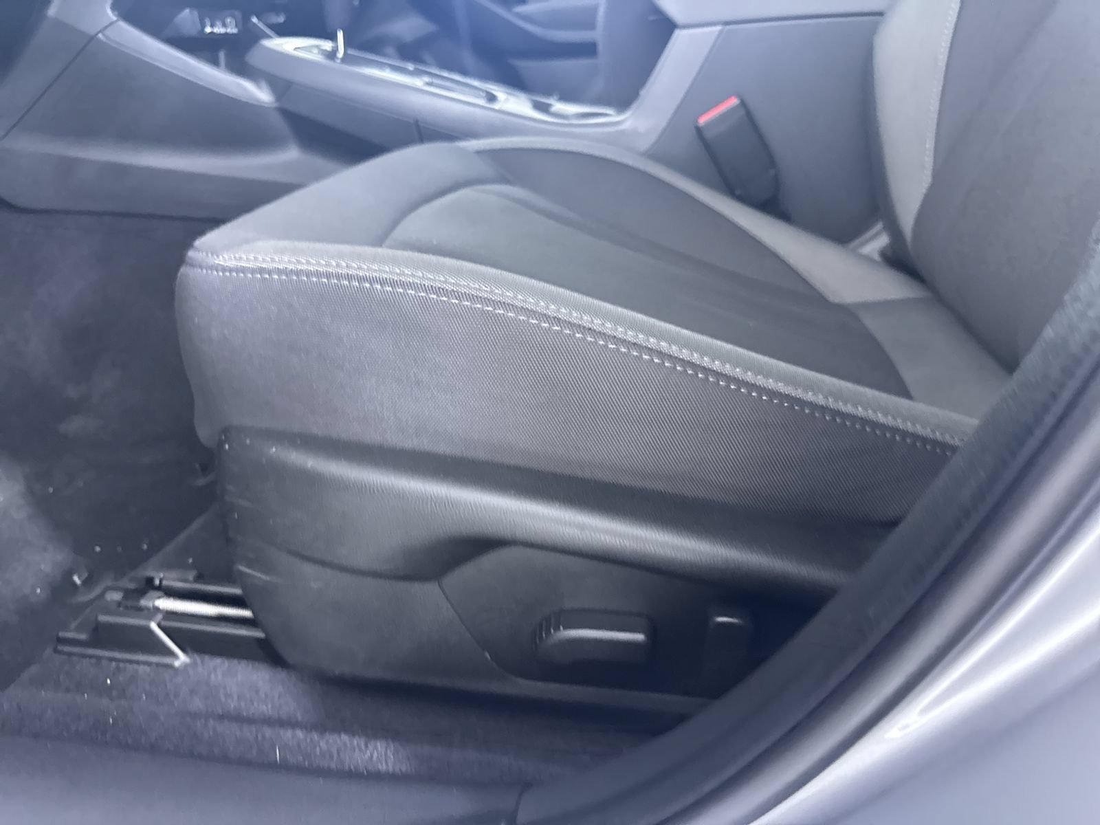 Certified Used 2025 Ice Silver Metallic Subaru Premium image 18