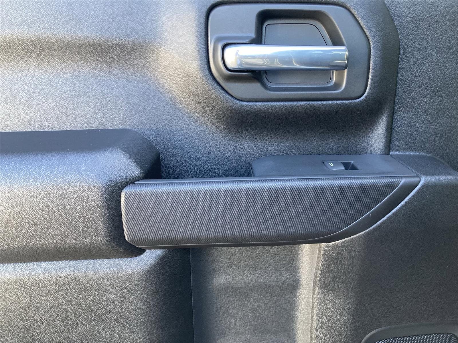 2025 Chevrolet Silverado 1500 Custom - Photo 19