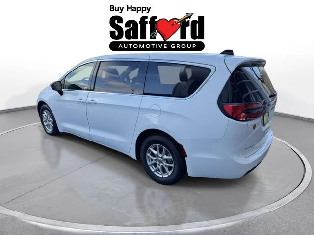 Used 2024 White Chrysler Touring L image 5
