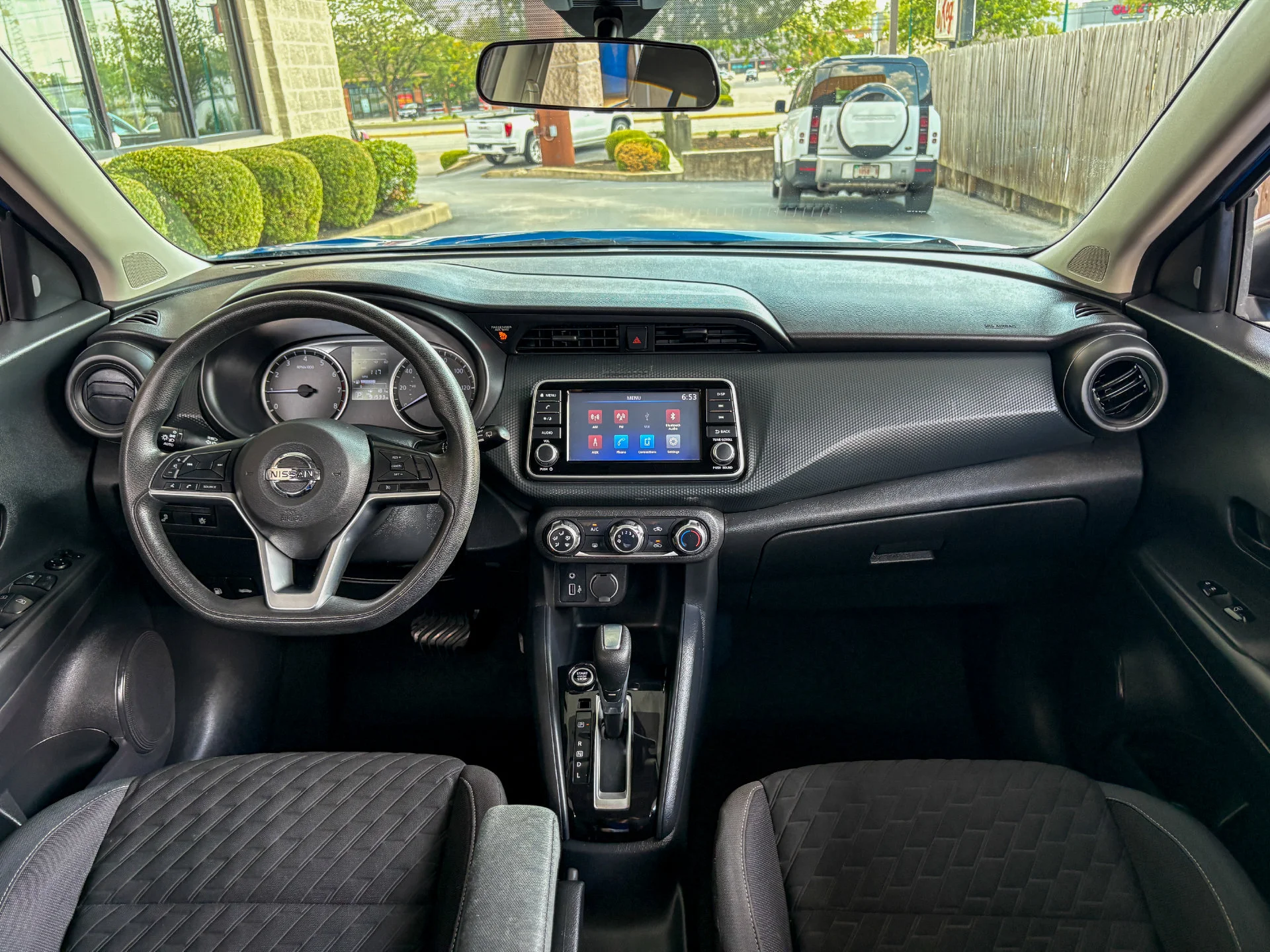 Used 2021 Blue Nissan S image 29