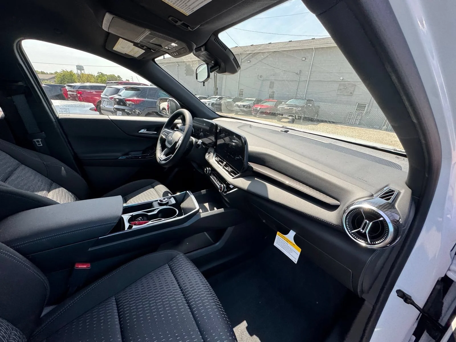 2027 Chevrolet Equinox LT - Photo 34