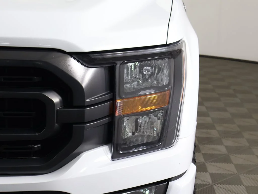 Used 2023 Oxford White Ford XLT image 14