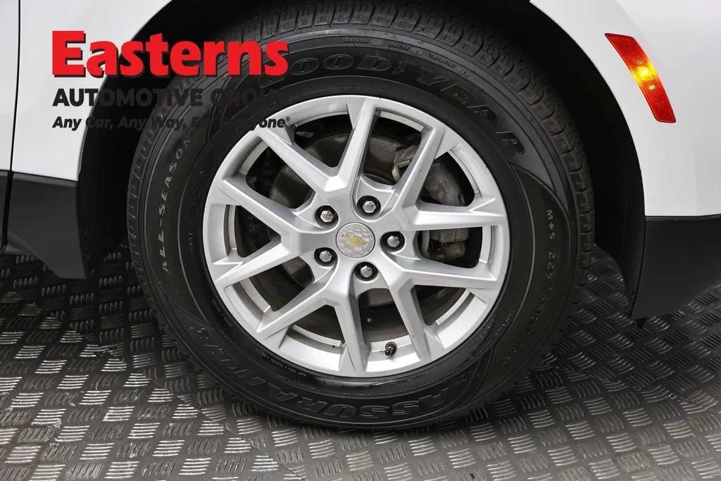 Used 2023 White Chevrolet LT image 33