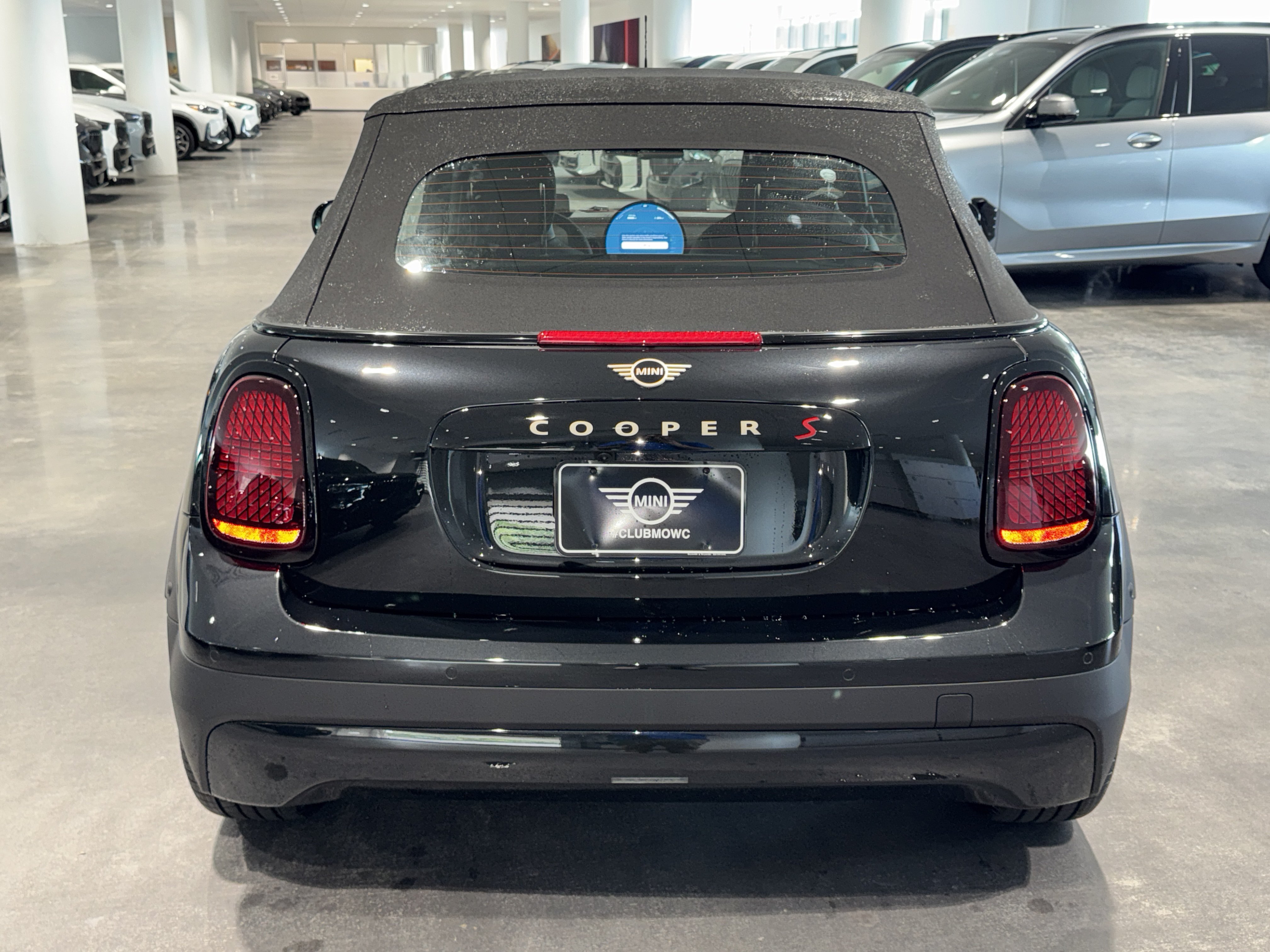 New 2026 Midnight Black MINI Signature Plus image 6