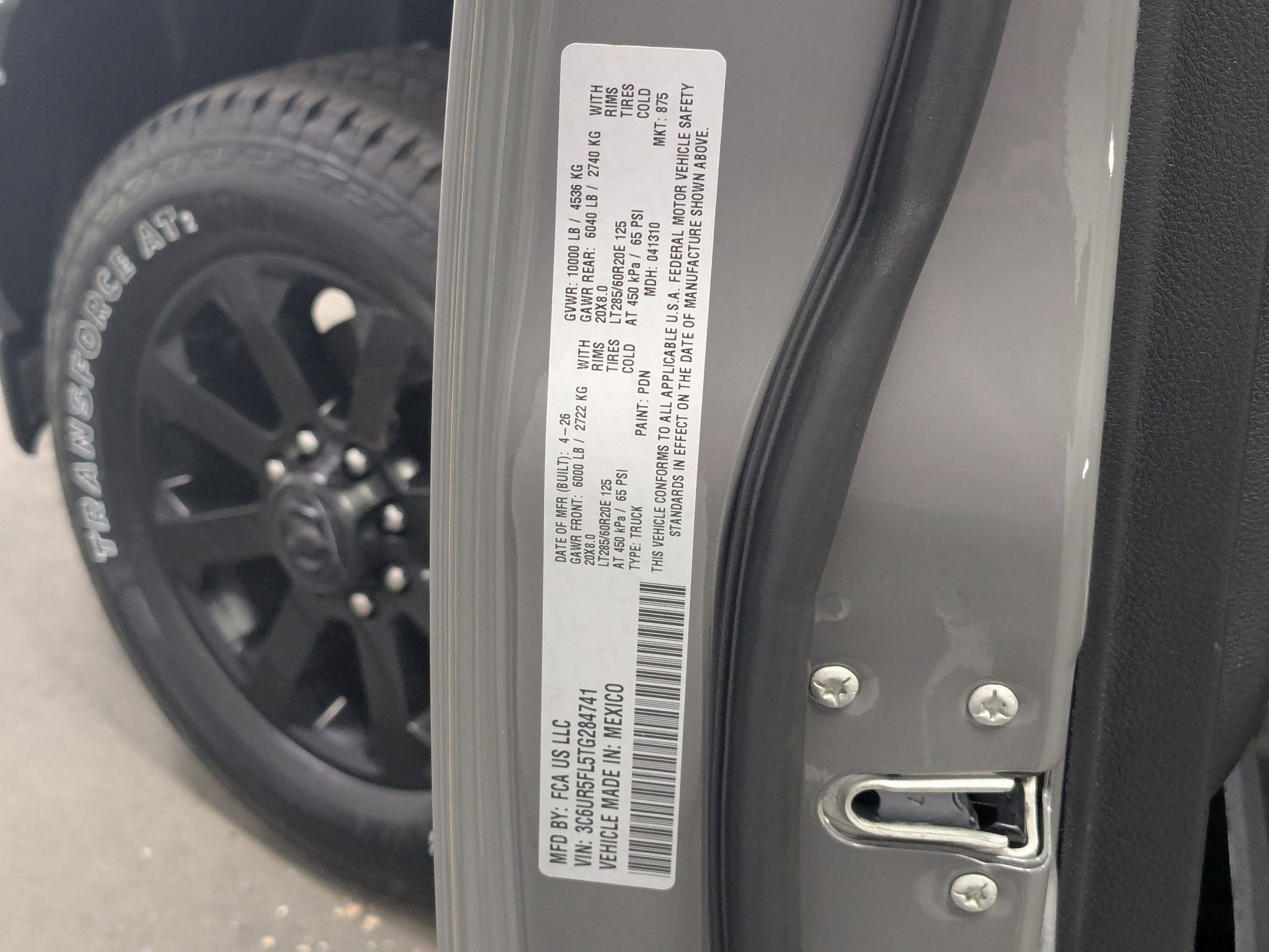 New 2026 Ceramic Gray Clear-Coat Exterior Paint RAM Laramie image 19