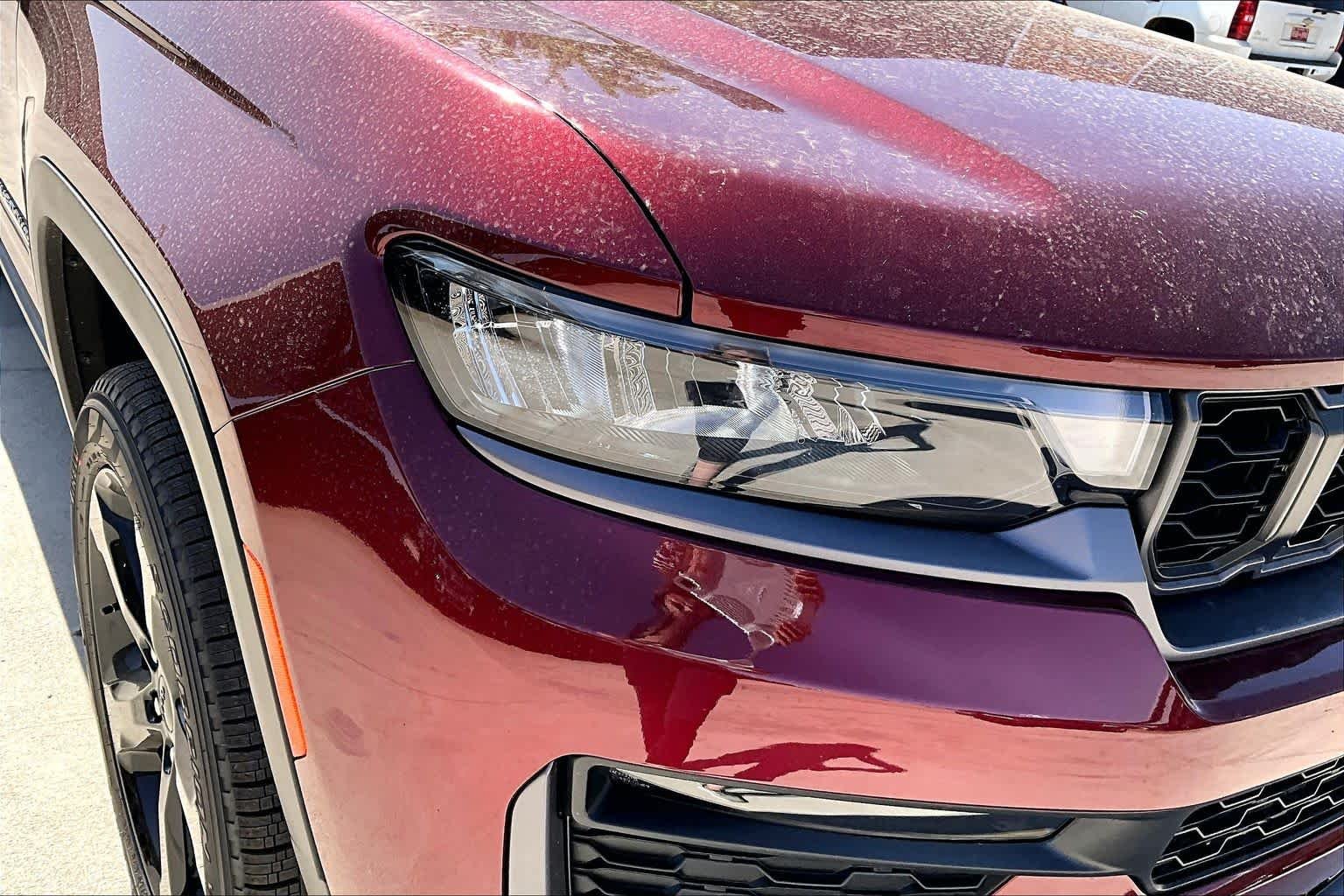 New 2026 Velvet Red Pearl-Coat Exterior Paint Jeep Limited image 14