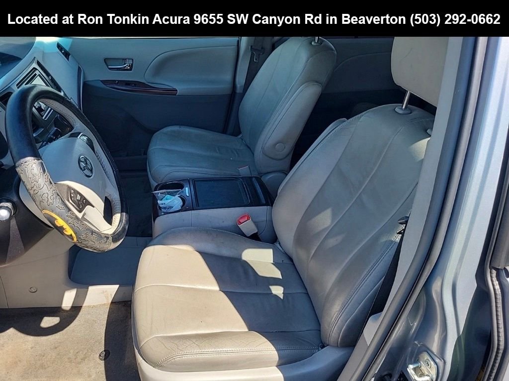 Used 2014 Silver Sky Metallic Toyota XLE image 11