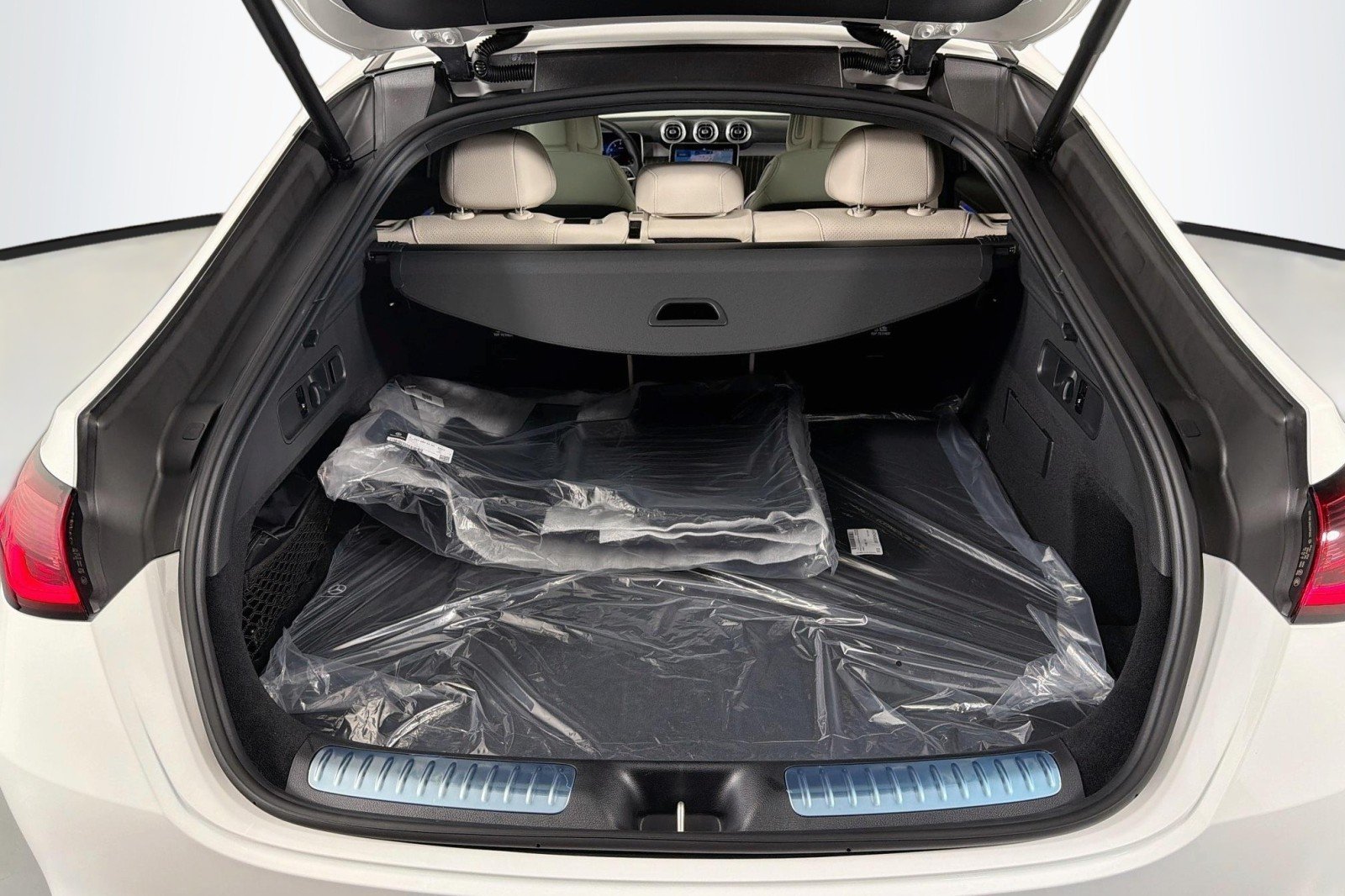 New 2026 Polar White Mercedes-Benz GLC 300 4MATIC® Coupe image 22
