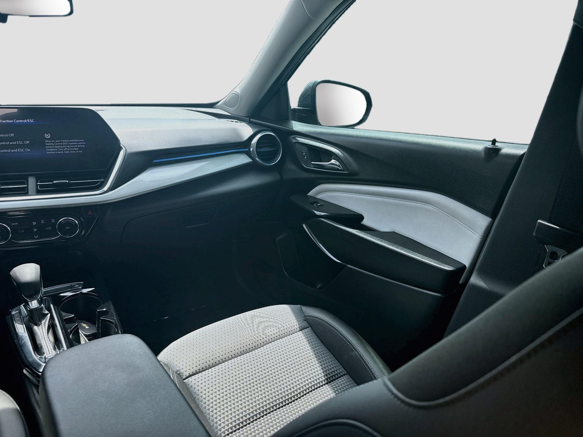 2025 Chevrolet Trax LT - Photo 19