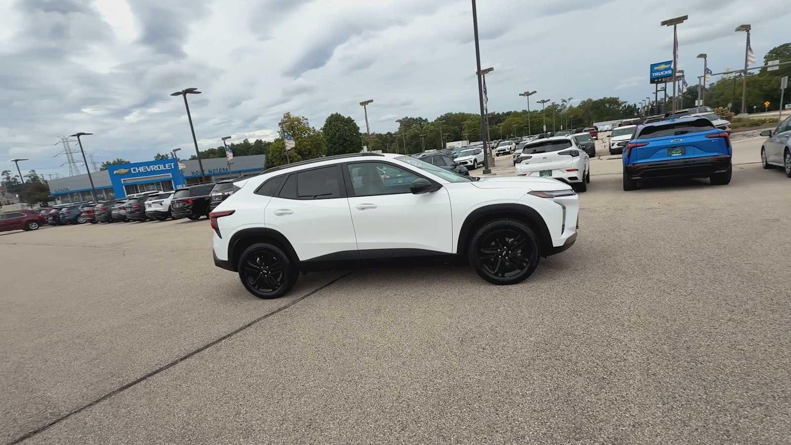 Certified Used 2024 Summit White Chevrolet ACTIV image 9