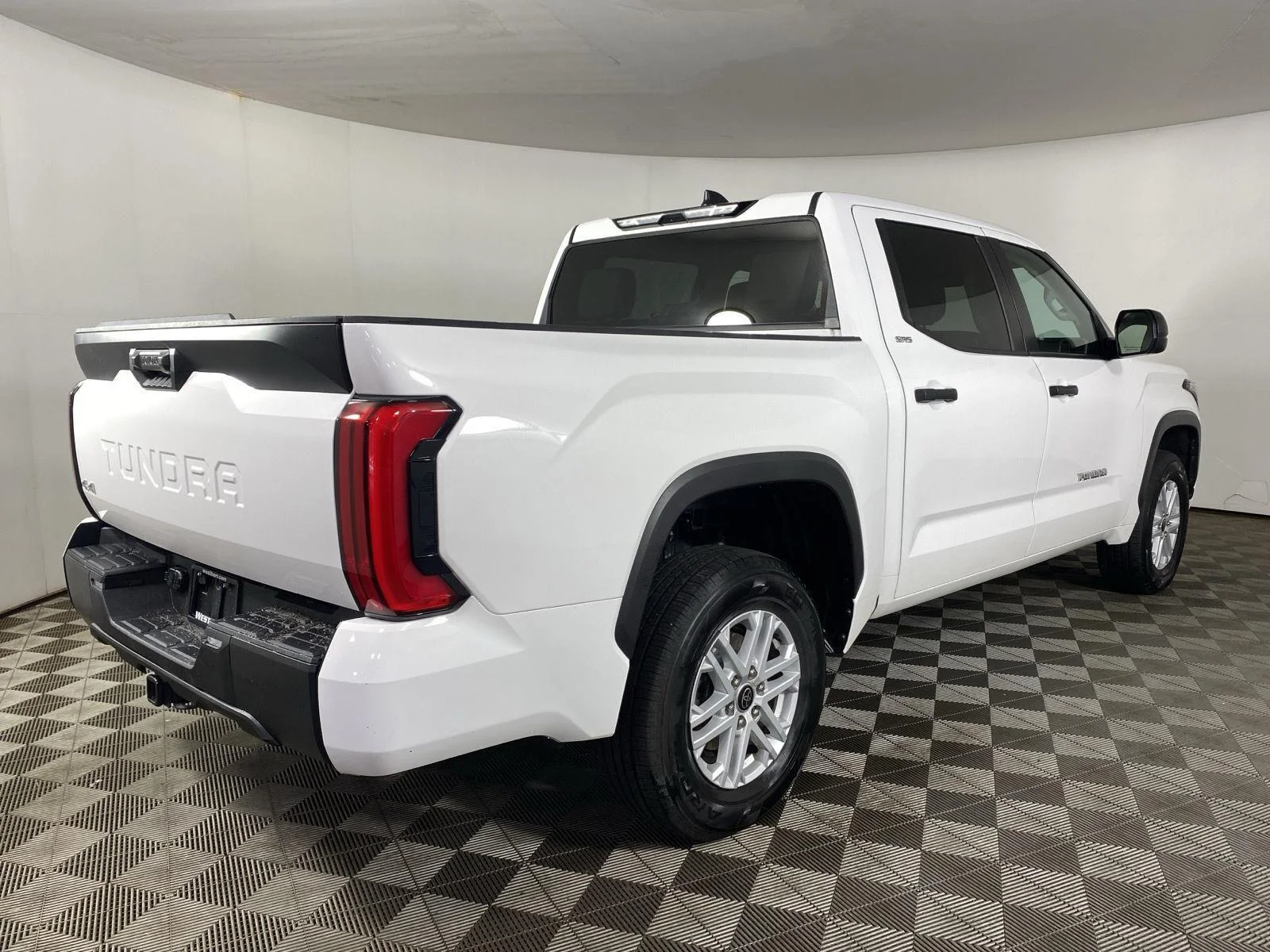 Used 2024 Ice Cap Toyota SR5 image 6
