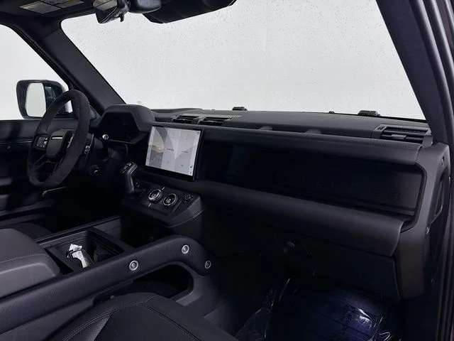 Certified Used 2024 Gray Land Rover V8 image 31