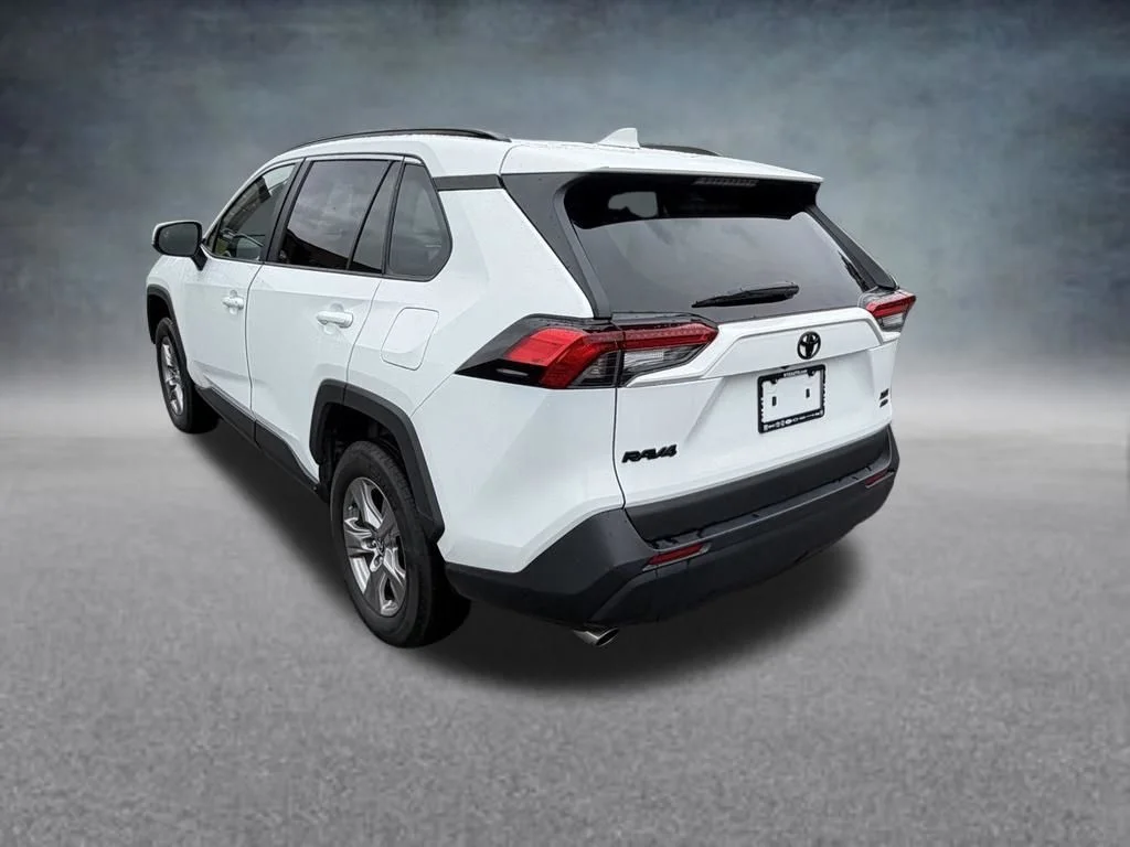 Used 2023 White Toyota XLE image 3