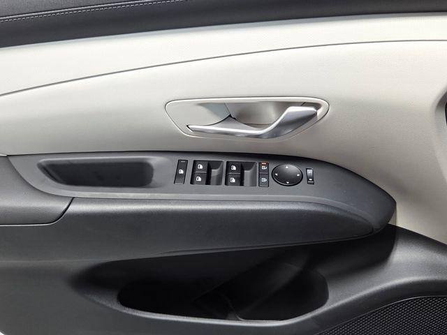 New 2026 White Hyundai SEL FWD image 27