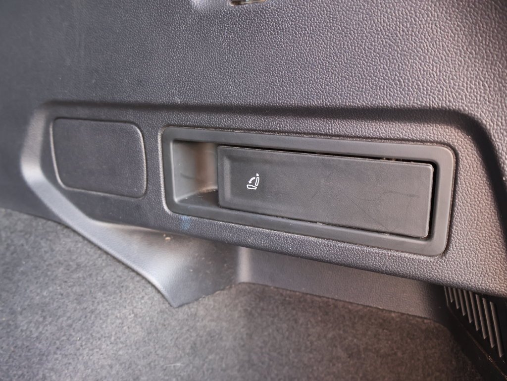 2023 Volkswagen Tiguan SE - Photo 9