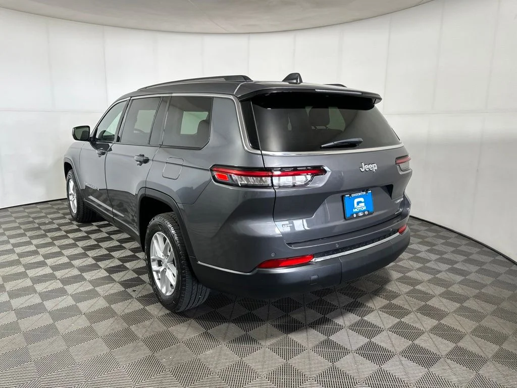 Used 2021 Gray Jeep Laredo image 5