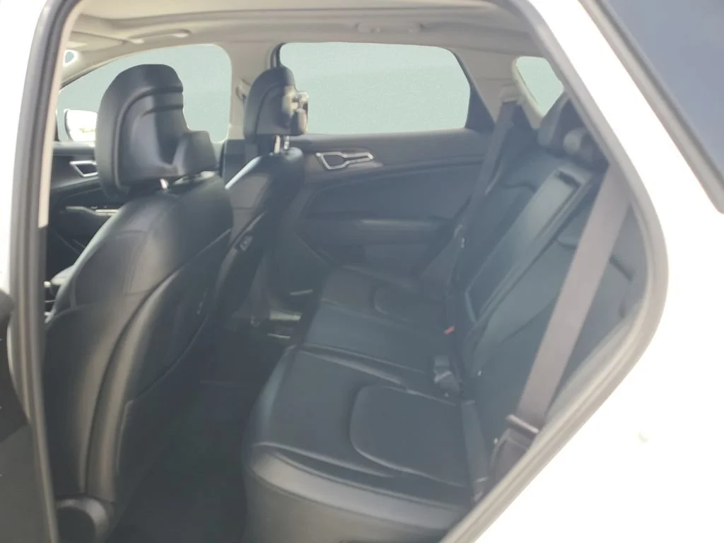 Used 2023 White Kia EX image 10