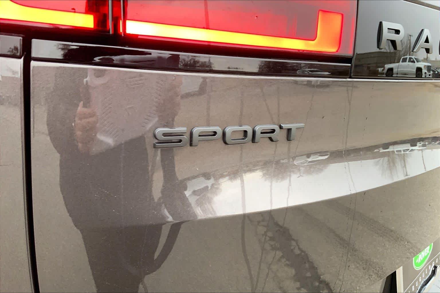 New 2026 Charente Grey LAND ROVER Dynamic SE image 15