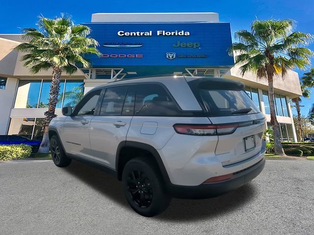 New 2026 Silver Zynith Exterior Paint Jeep Altitude image 6