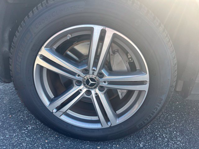 Used 2021 Silver Mercedes-Benz GLC 300 image 7
