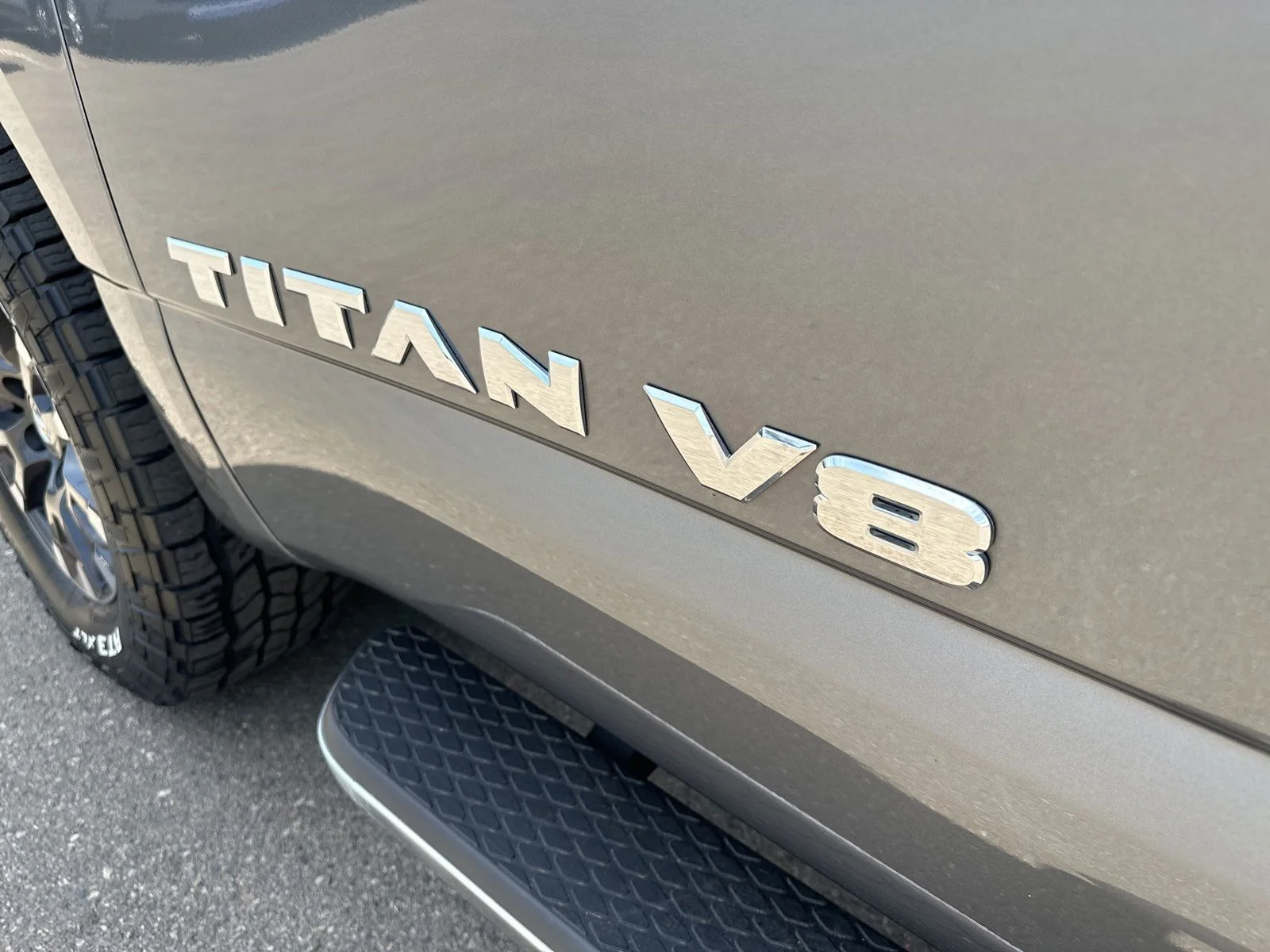 Used 2019 Gray Nissan SL image 9