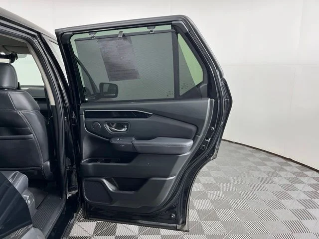 Used 2023  Honda EX-L image 38