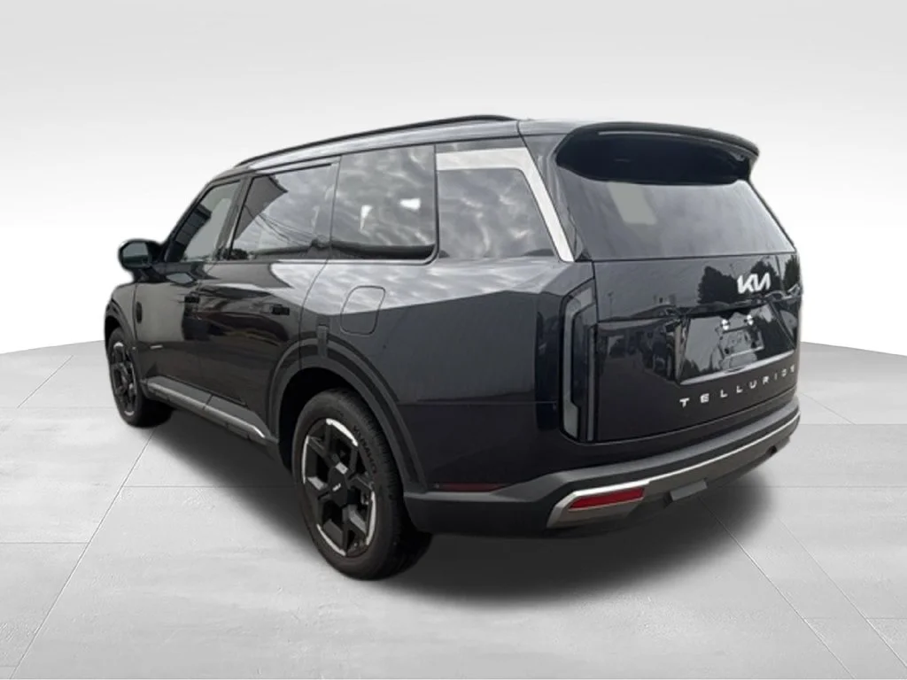 Certified Used 2027 Gray Kia EX image 3