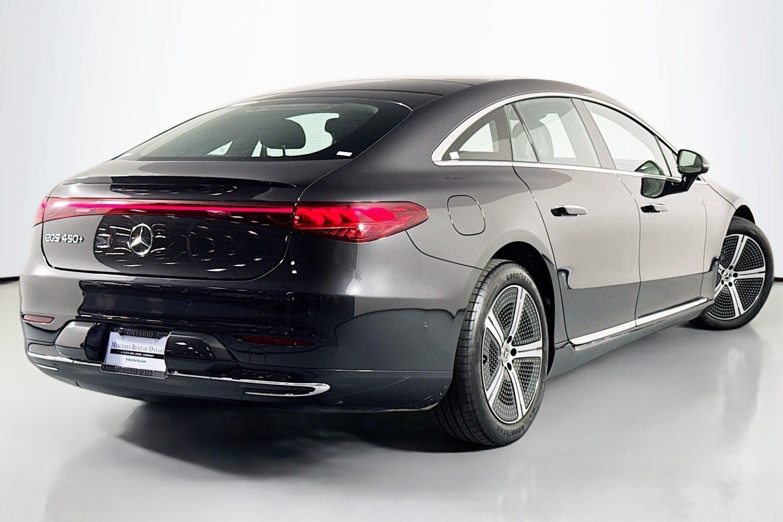 Certified Used 2023 Graphite Grey Metallic Mercedes-Benz 450+ image 12