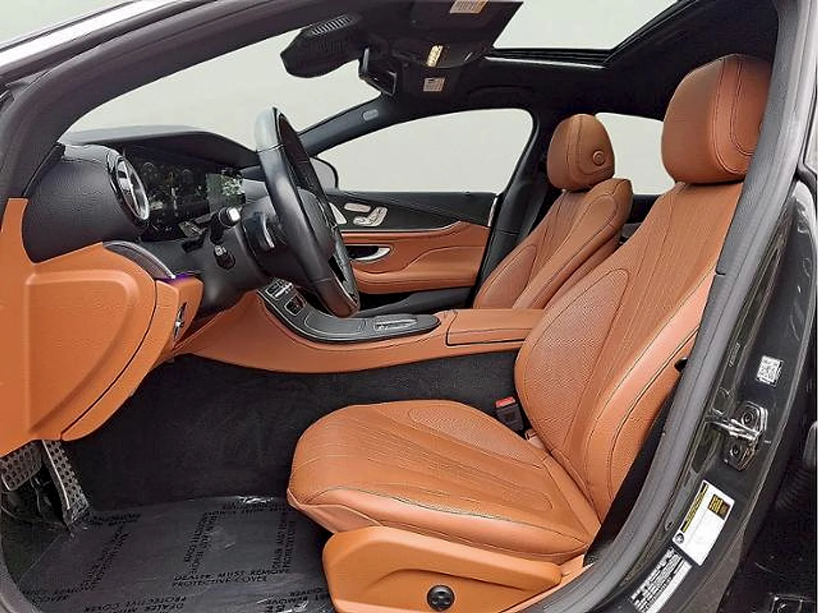Used 2022 Obsidian Black Metallic Mercedes-Benz 4MATIC® image 22