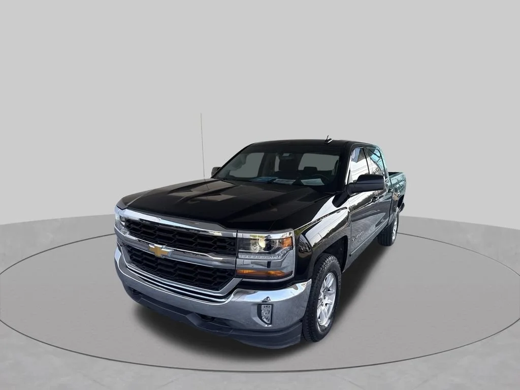 Used 2018 BLACK Chevrolet LT image 15