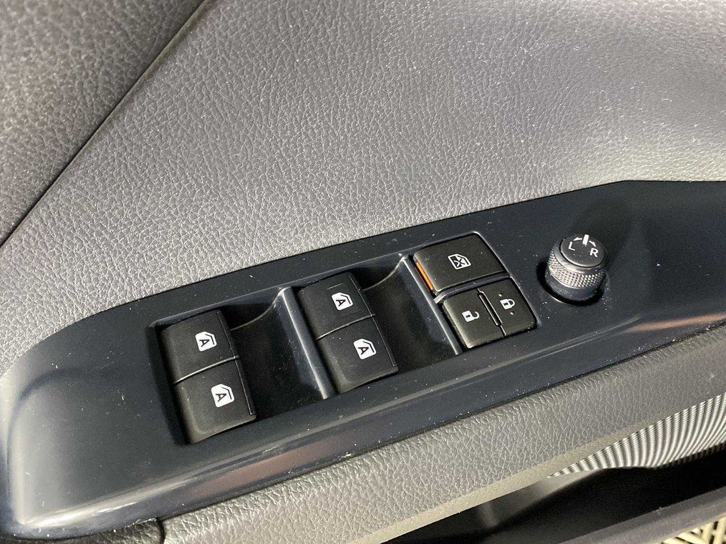 Used 2018 Midnight Black Metallic Toyota SE image 22
