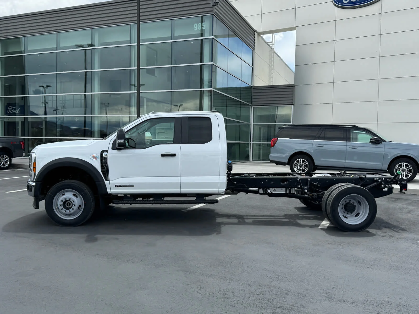 New 2026 Oxford White Ford F-550® XL image 10
