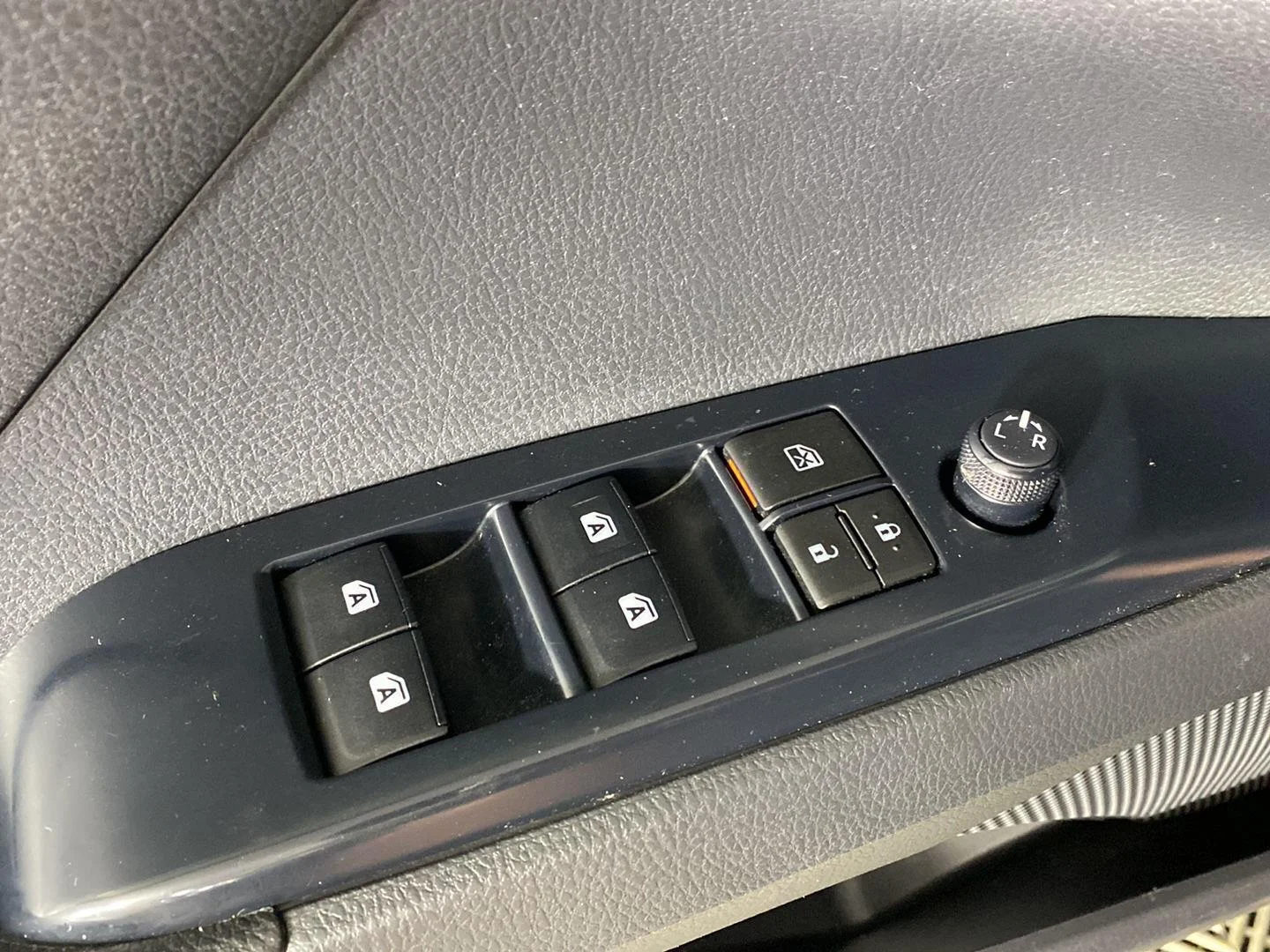 Used 2018 Midnight Black Metallic Toyota SE image 22