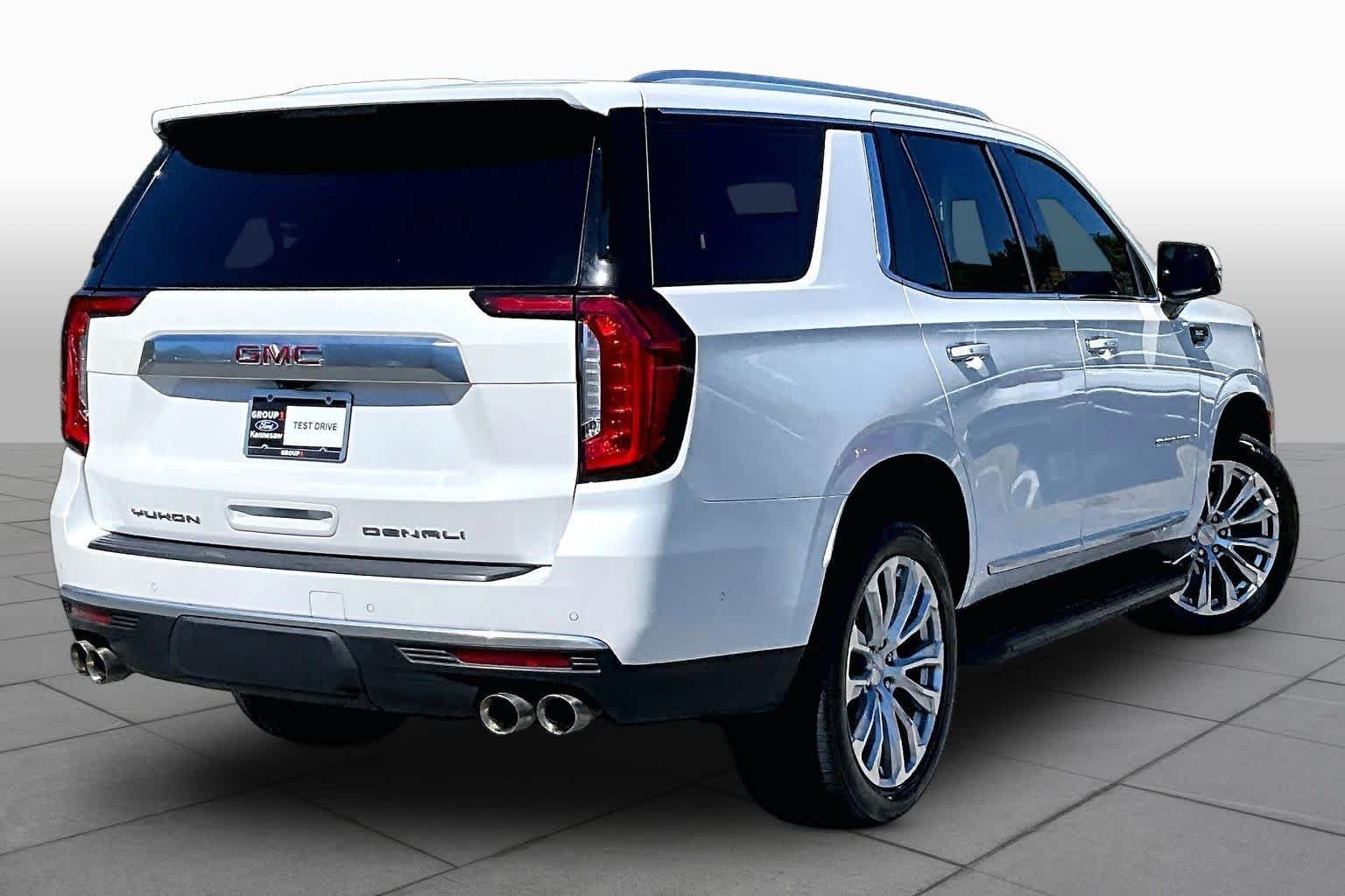 Used 2024 White Frost Tricoat GMC Denali image 13