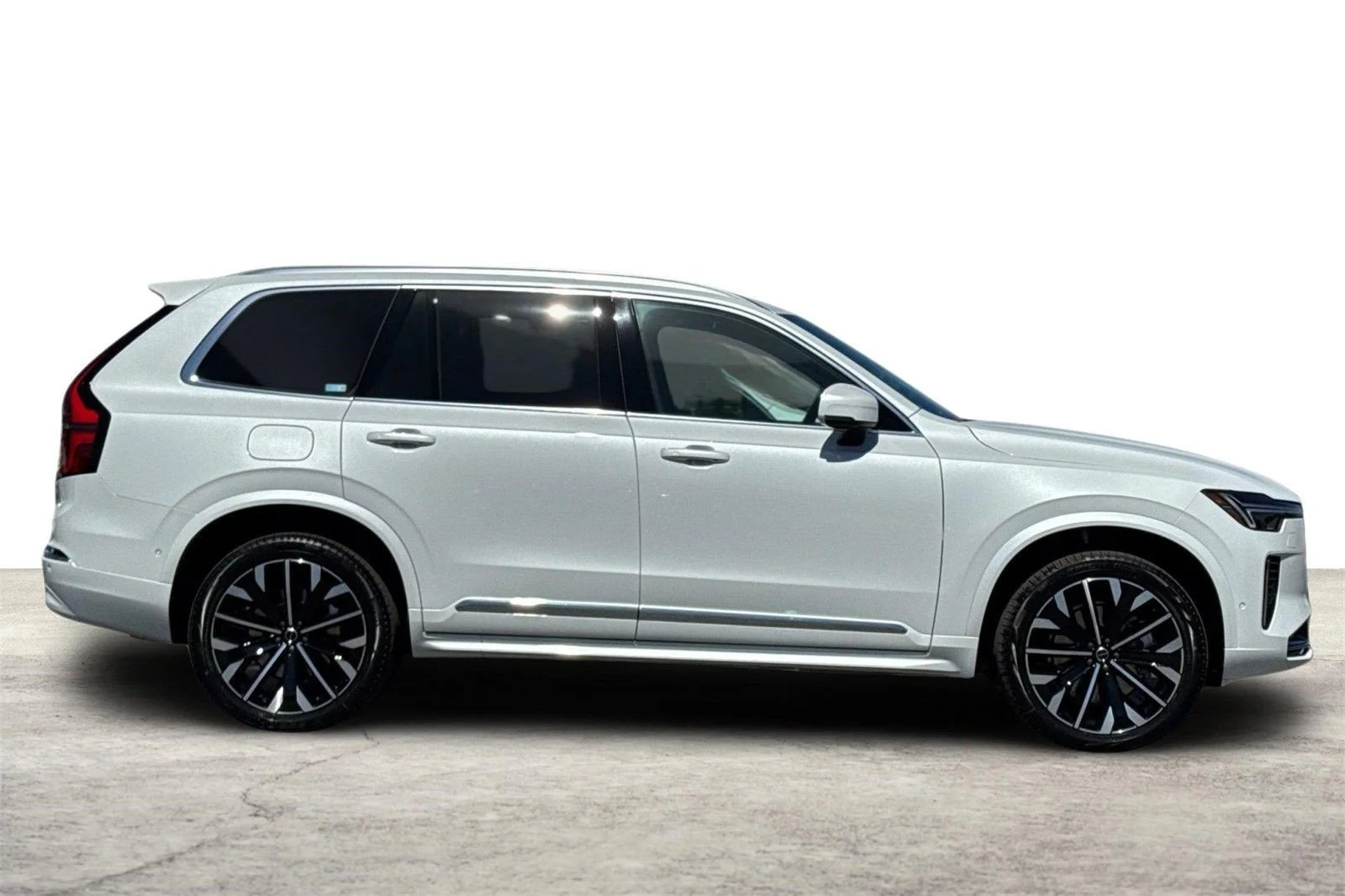 2026 Volvo XC90 Plus - Photo 10