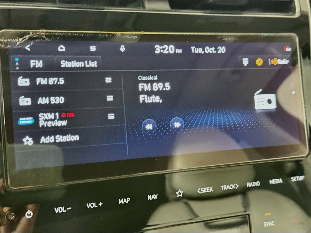Used 2022 Black Hyundai Limited image 18