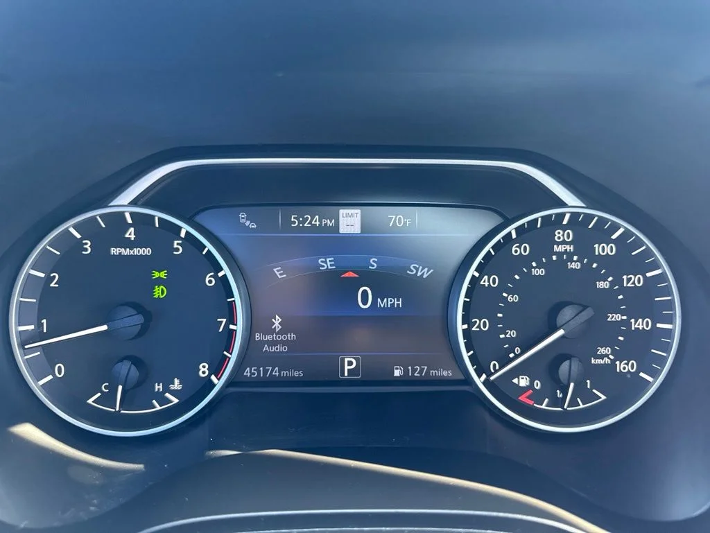 Used 2022 Scarlet Ember Nissan Platinum image 19