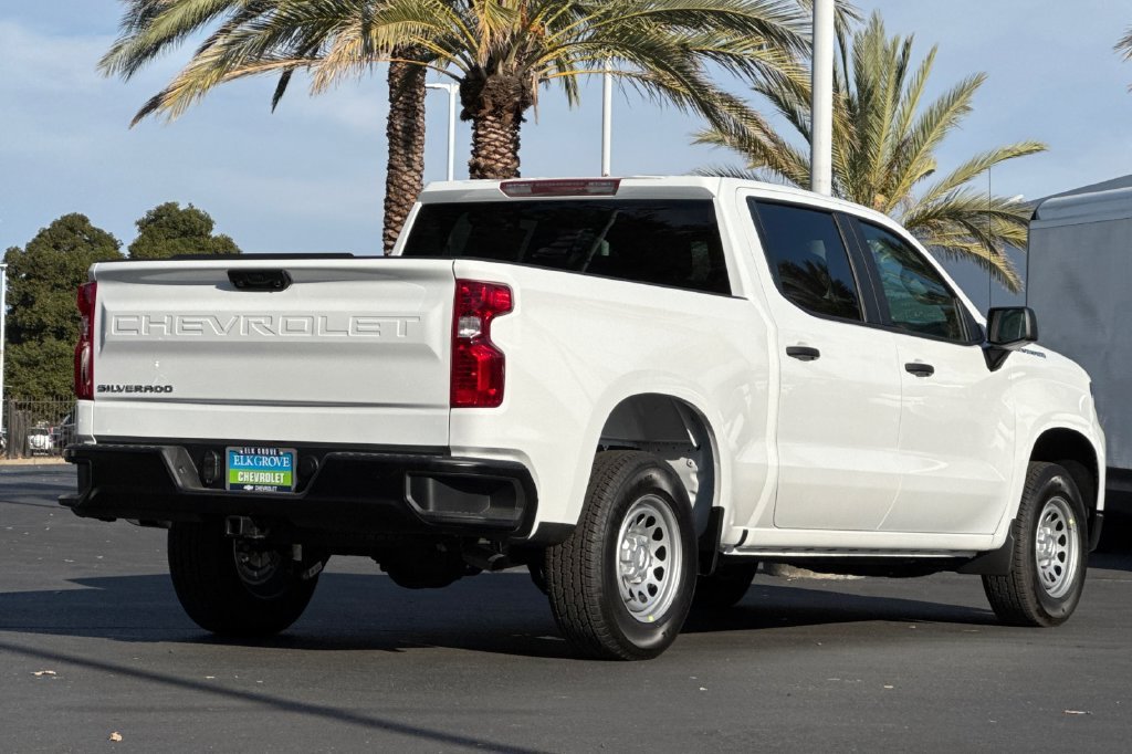 New 2026 Summit White Chevrolet WT image 3